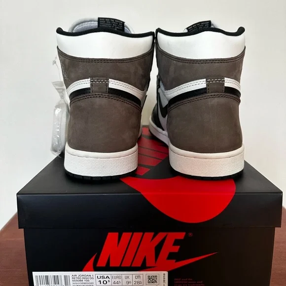 Nike Jordan 1‎ Retro High OG in Dark Mocha